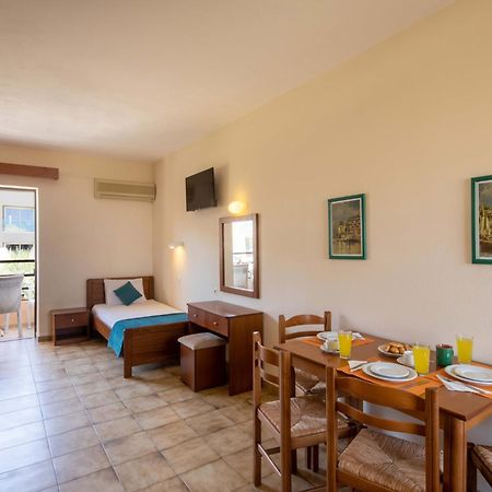 Hotel Rossis Месонґі Екстер'єр фото