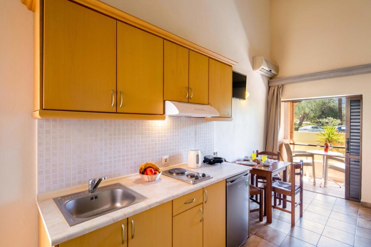 Hotel Rossis Месонґі Екстер'єр фото